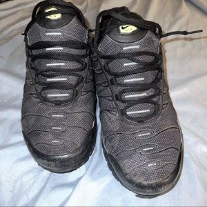 These are worn Nike airmax black volt glow